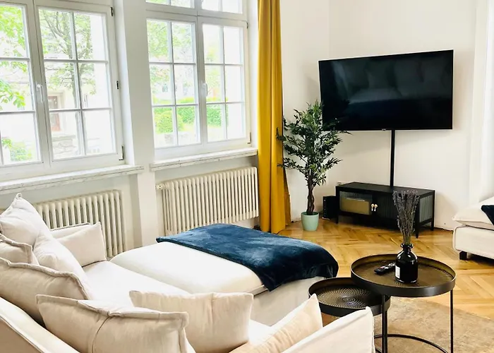 Luxusapartment Im Dichterviertel *garten*parkplatz*wifi* アパート *